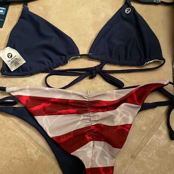 NWT women’s pelagic reversible Key West Ws Bikini Top AMERICANO/Fish Camo blue - Picture 9 of 14